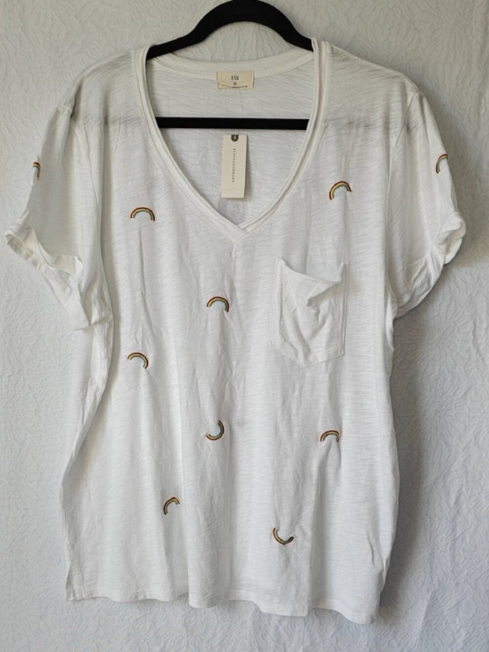 Anthropologie T.La The Lars Classic V-Neck Tee White Rainbow Embroidery XL